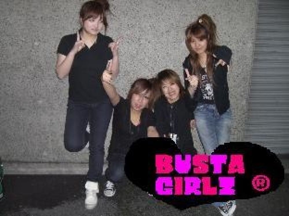 Busta GirlZ