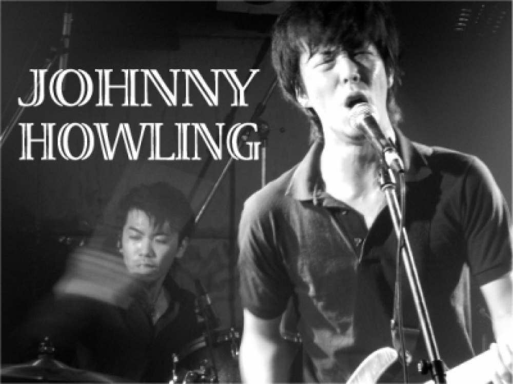 JOHNNY HOWLING