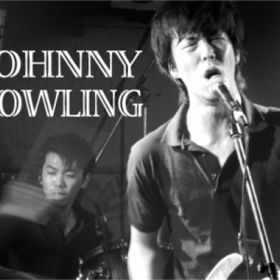JOHNNY HOWLING