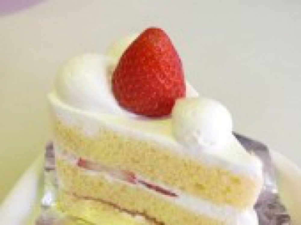 strawberry on the short cake