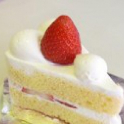 strawberry on the short cake